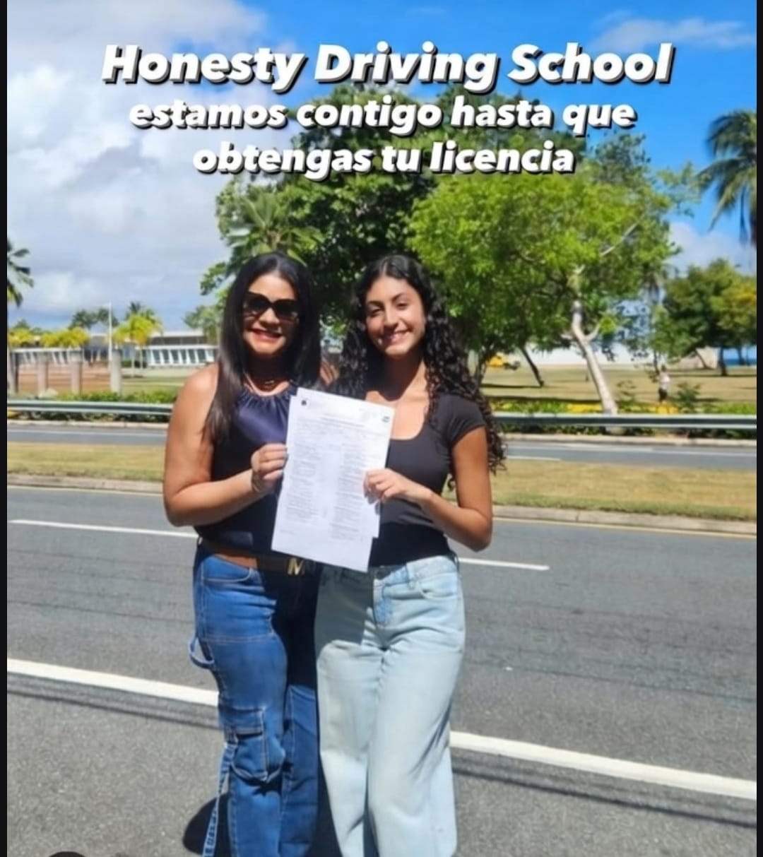 Madre e hija celebrando la licencia
